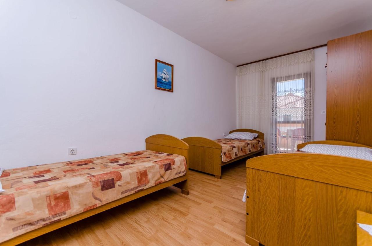 Apartments Kursan Trogir Exterior foto