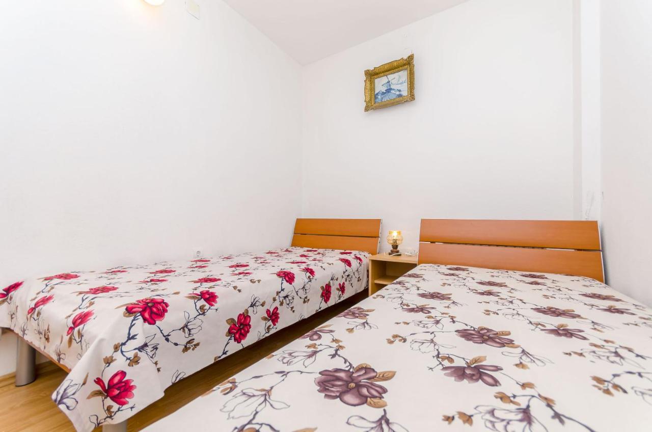 Apartments Kursan Trogir Exterior foto